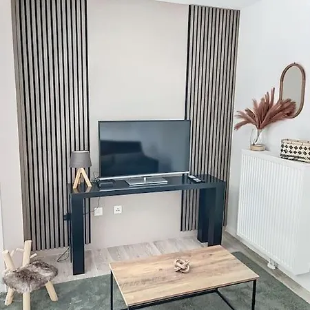 Le Ronsard - Baby Friendly * Κομπιέν